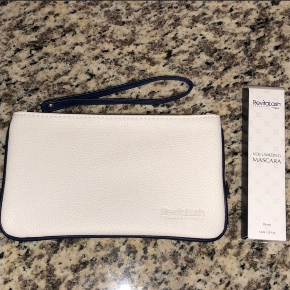 RevitaLash Volumizing Mascara & Signature Bag - Picture 4 of 5